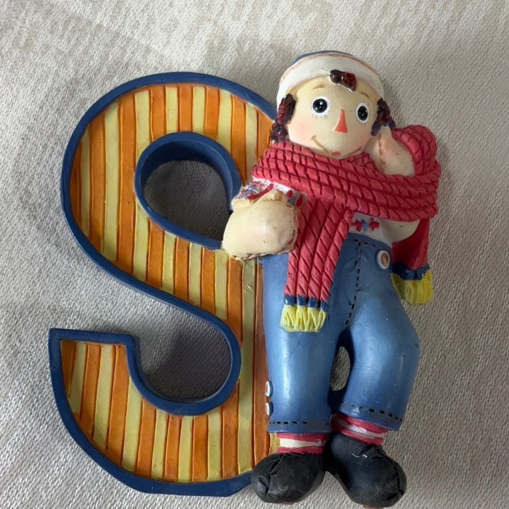 Standing Letter S Raggedy Ann & Andy Egg Figurine